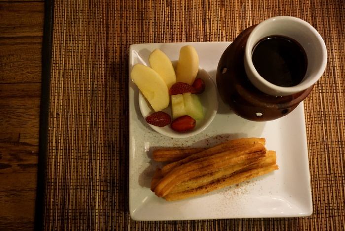 什锦水果菜，墨西哥早餐，墨西哥咖啡，自制churros，水果碗，健康，食品和饮料，食品