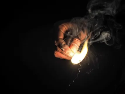 拿火柴的人 拿火柴的人