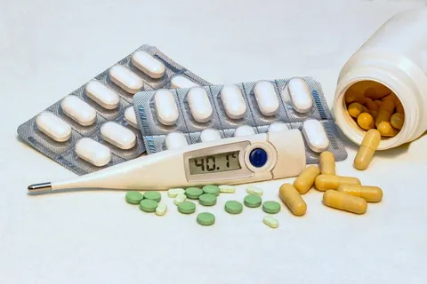 两个,灰色,泡罩包装,发热温度计,温度计,发热,温度,发热刀 两个,灰色,泡罩包装,发热温度计,温度计,发热,温度,发热刀