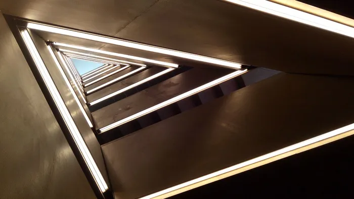 低角度摄影, 三角形, 楼梯, 建筑, saragossa, caixaforum, 现代艺术, 对称