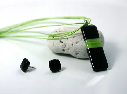 采购产品熔融玻璃，玻璃，珠宝，耳环，配件，项链，时尚，吊坠