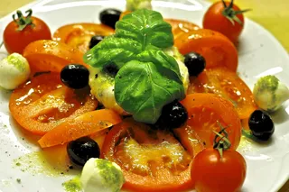 caprese，马苏里拉，番茄，罗勒，番茄马苏里拉，起司，抗痉挛，食品和饮料