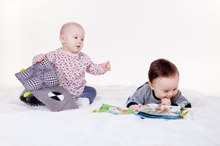 二，孩子，玩耍，地板，孩子，婴儿，小东西，童年