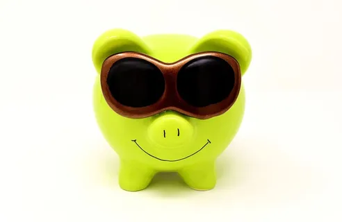 存钱罐，太阳镜，酷，身材，储蓄，陶瓷，搞笑，金融