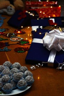 乌克兰，基辅，基辅国立塔拉斯舍甫琴科大学国际关系学院，礼物，新年，假日，礼物，鞠躬