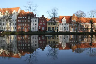 吕贝克，老城，吕贝克海峡，建筑外观，反射，建筑结构，建筑，建筑