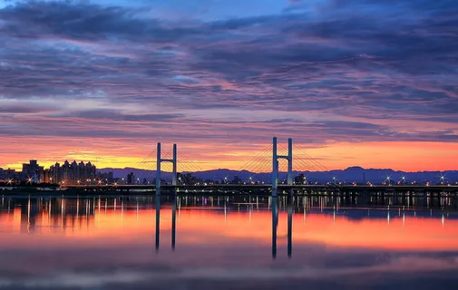 日落时的曼哈顿大桥