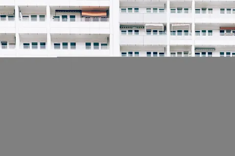 建筑、建筑、城市、景观、窗户、阳台、城市、地铁