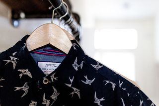 服装、衣架、百货、商店、购物、室内、关注前景、人