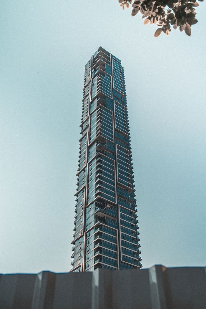 建筑物外部的低角度摄影