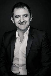 意大利，米兰，multiset studio-sala di posa-studio fotografico a noleggio a milano，微笑，微笑，闪光，衬衫，套装