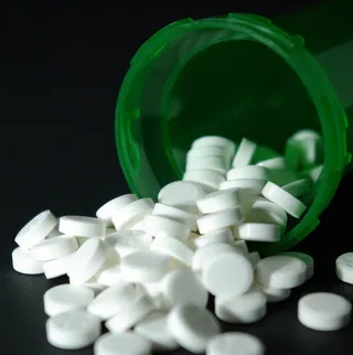 溢出, 处方药丸, 医药, 医疗, 健康, 药物, 药物治疗, 医疗保健