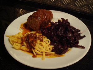 roulades，spätzle，红卷心菜，午餐，吃，美味，大量，食谱