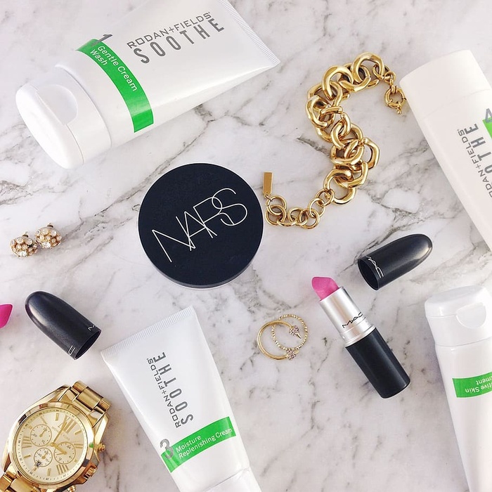 澳大利亚、阳光海岸、黑色、粉色、绿色、时尚、美容、护肤