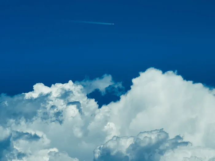 天空，云，飞机，云天，自然之美，蓝色，风景-自然，宁静