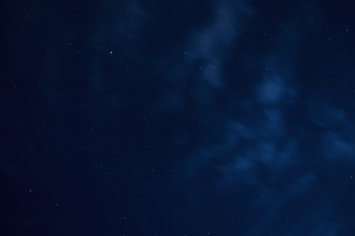 显示星星的夜景