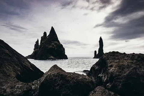 棕色,石头,身体,水,白天,海,海洋,岩石 棕色,石头,身体,水,白天,海,海洋,岩石