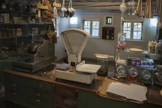 音乐、超市、商业、折扣店、艾玛阿姨、历史、购物、老年