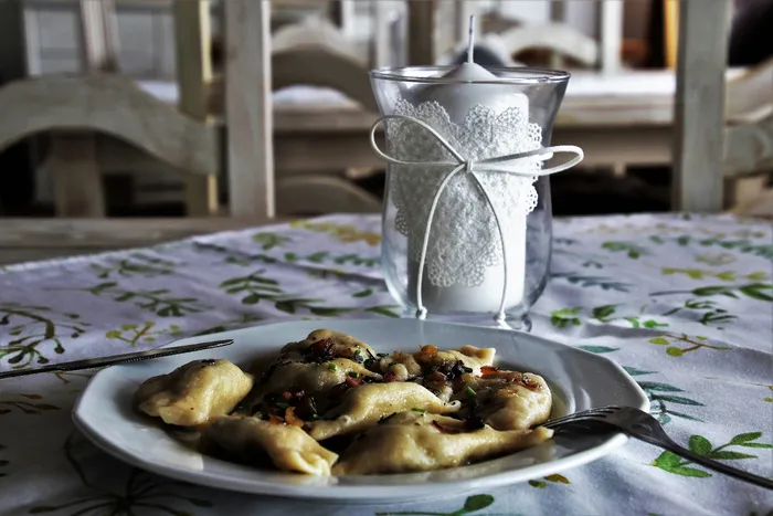饺子，波兰厨房，菜，pierogi ruskie，味道，食物，烹饪，膳食