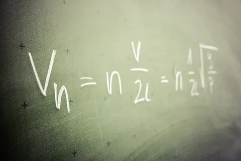 公式、数学、物理、方程式、棋盘、学习、学习、学校 公式、数学、物理、方程式、棋盘、学习、学习、学校