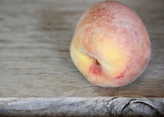 加拿大，奥利弗，covert farms家庭庄园，水果，夏季，野餐桌，夏季氛围，模糊桃子