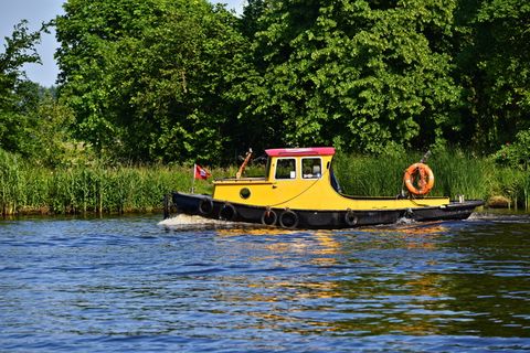 黄色、黑色、船、车身、水、船、拖船、拖船