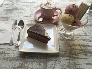 食品、冰淇淋、馅饼、野餐、早餐、食品和饮料、厨房用具、甜食