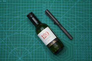 室内，无人，静物，高角度视角，文本，特写，西文剧本，数字