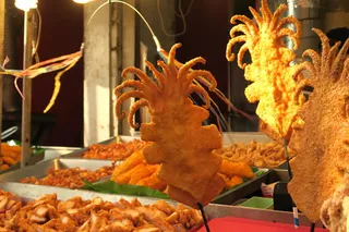 油炸、油炸、鱿鱼、海鲜、食品和饮料、食品、新鲜度、室内