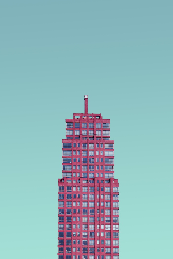 红色金属建筑框架
