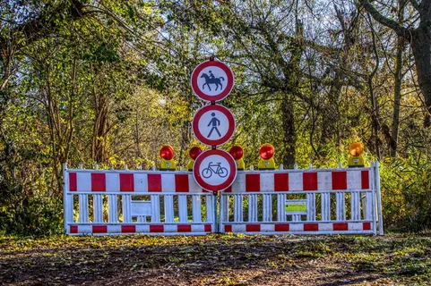 路障、禁令、通道、锁定、行人、马、自行车、盾牌