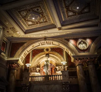 建筑物内的女性雕像 建筑物内的女性雕像