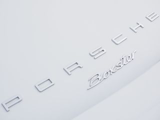 保时捷boxster标志，特写照片，保时捷，刻字，boxster，保时捷boxster，汽车品牌，品牌