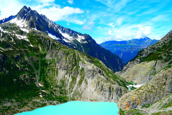 山，瑞士阿尔卑斯山，伯尔尼奥伯兰，研究人员专注于特里夫特湖，冰川湖，山脉，高山，风景-自然