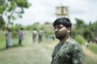 公文包，自我，乡村背景，年轻人，关注前景，一个人，年轻人，看