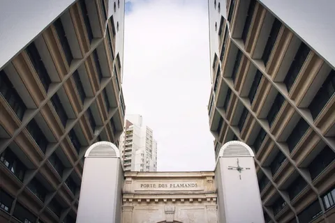 马丁·范特里克（Martin van Treeck）的《法兰德庄园》（Les Orgues de Flandre）