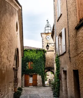 卢尔斯，法国，普罗旺斯阿尔卑斯山，普罗旺斯，乡村，探索，欧洲，中世纪