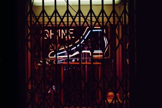 黑色金属剪刀门