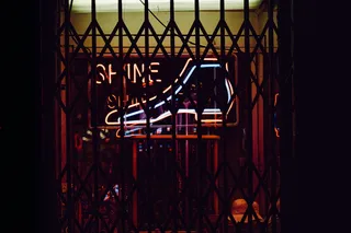 黑色金属剪刀门