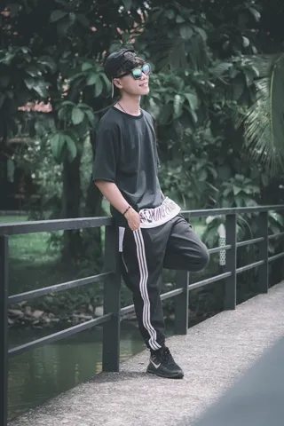 男孩，时间奖金，个性单品，一个人，真人，年轻人，全长，生活方式