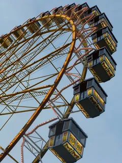 民俗节、集市、dom、摩天轮、骑乘、狂欢节、布登、休闲 民俗节、集市、dom、摩天轮、骑乘、狂欢节、布登、休闲