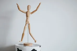 各种姿势的木制人体模型