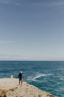 葡萄牙阿莫雷拉海滩阿尔加维西海岸的悬崖 葡萄牙阿莫雷拉海滩阿尔加维西海岸的悬崖