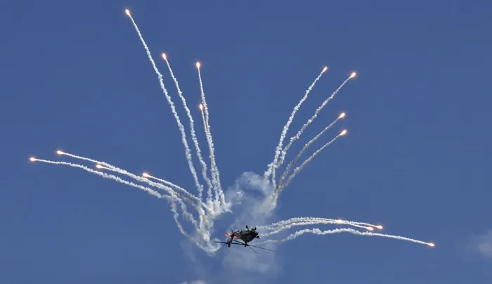 飞机，ah64，阿帕奇，展示，航展，天空，着陆，发动机