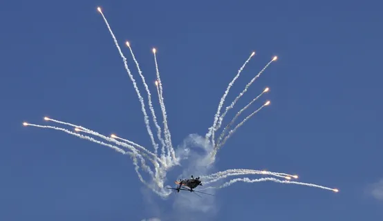 飞机，ah64，阿帕奇，展示，航展，天空，着陆，发动机