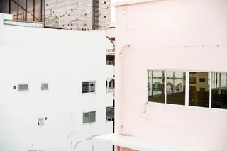 白色混凝土建筑