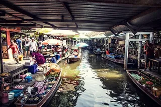 人、人、水、市场、车辆、运输、船艇、船只