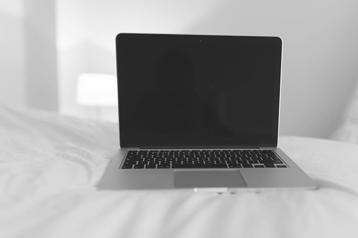 黑白简约MacBook