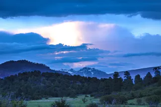 戏剧、乡村、夜晚、自然、风景、远景、云、蓝天