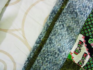 马来西亚batu ferringhi，ferringhi住宅，毯子，枕头，床，图案，高角度视图